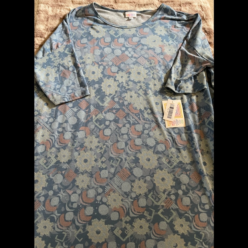 NEW Blue jean color design LULUAROE SHIRT SIZE LARGE/XL/ STRETCHY LIGHTWEIGHT.